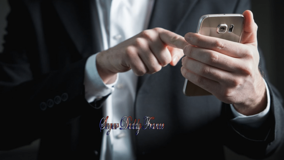 homme avec téléphone