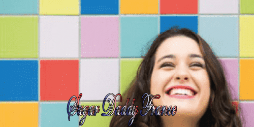 jeune fille souriante