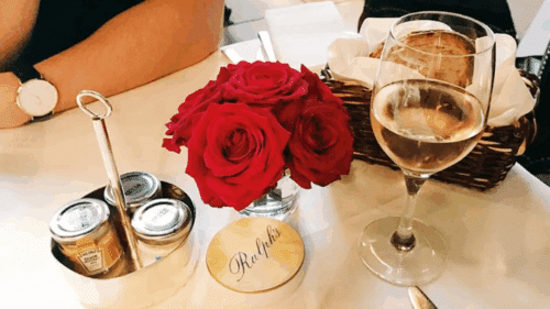 Jolie table fleurie